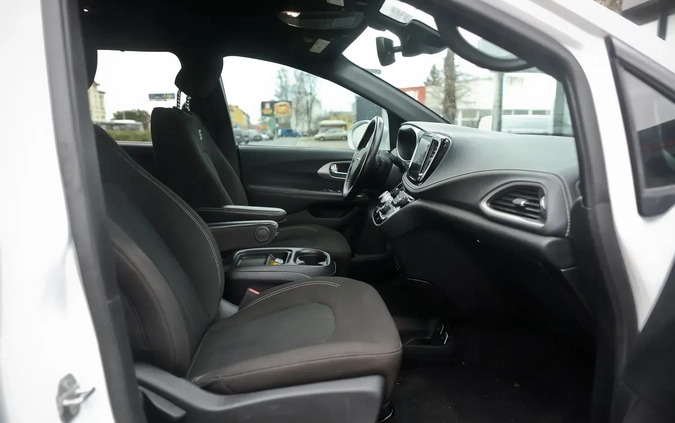 Chrysler Pacifica cena 159000 przebieg: 63000, rok produkcji 2021 z Nowa Dęba małe 466